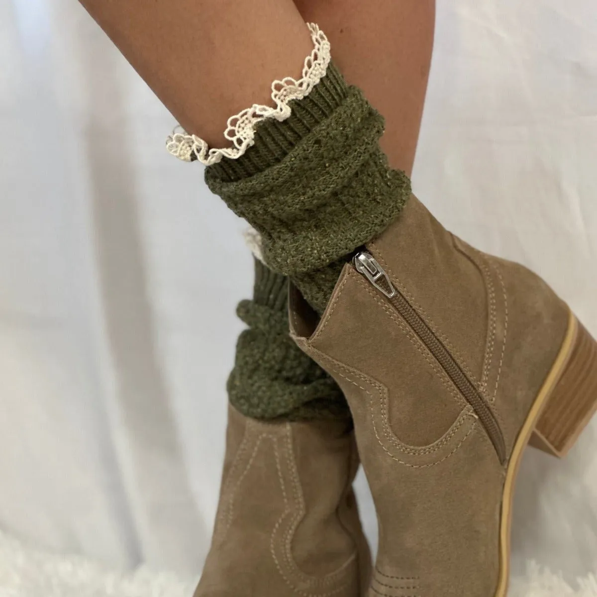 BOOTIE  lace slouch  socks - olive