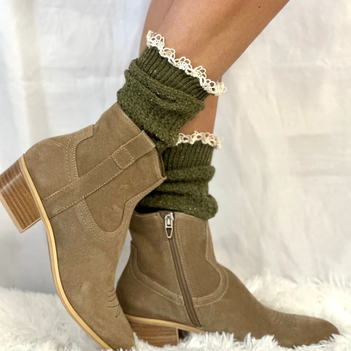 BOOTIE  lace slouch  socks - olive