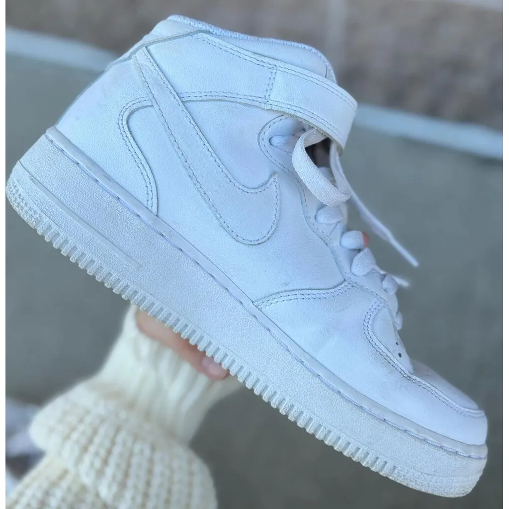 Nike Air Force 1 Mid in Triple White - Size 8