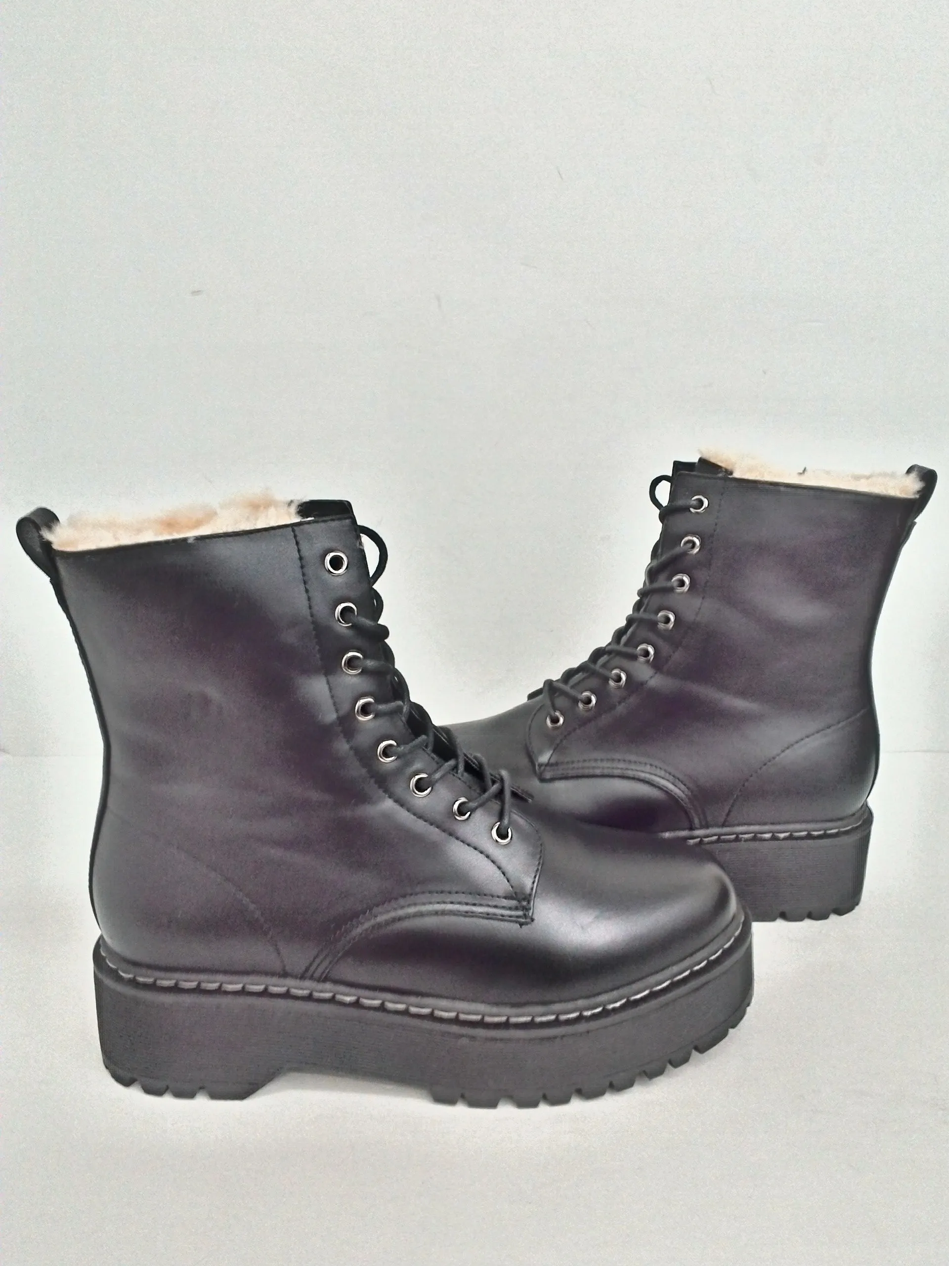 Steve Madden Women's Betty Black Combat Boot Size 9