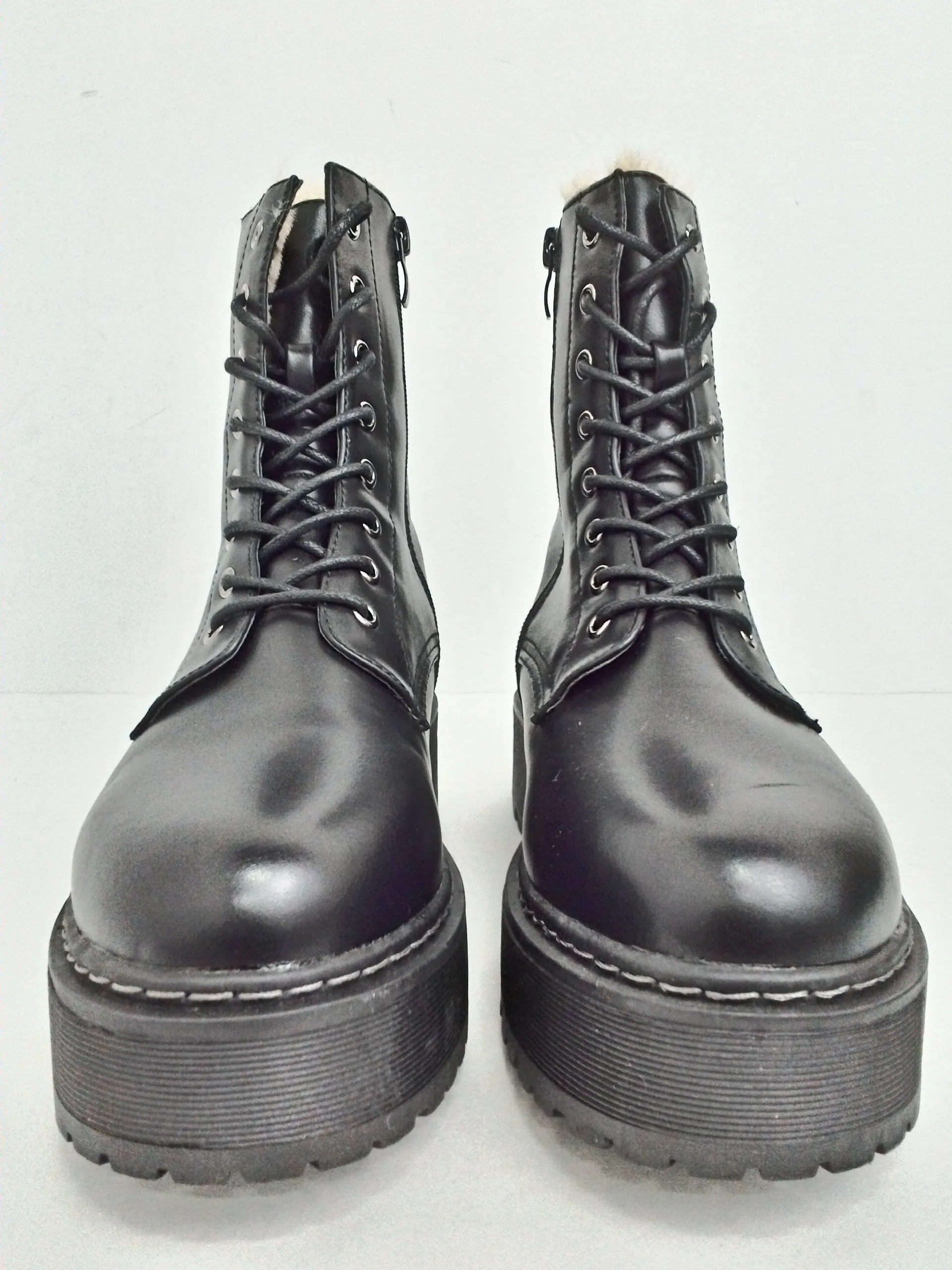 Steve Madden Women's Betty Black Combat Boot Size 9