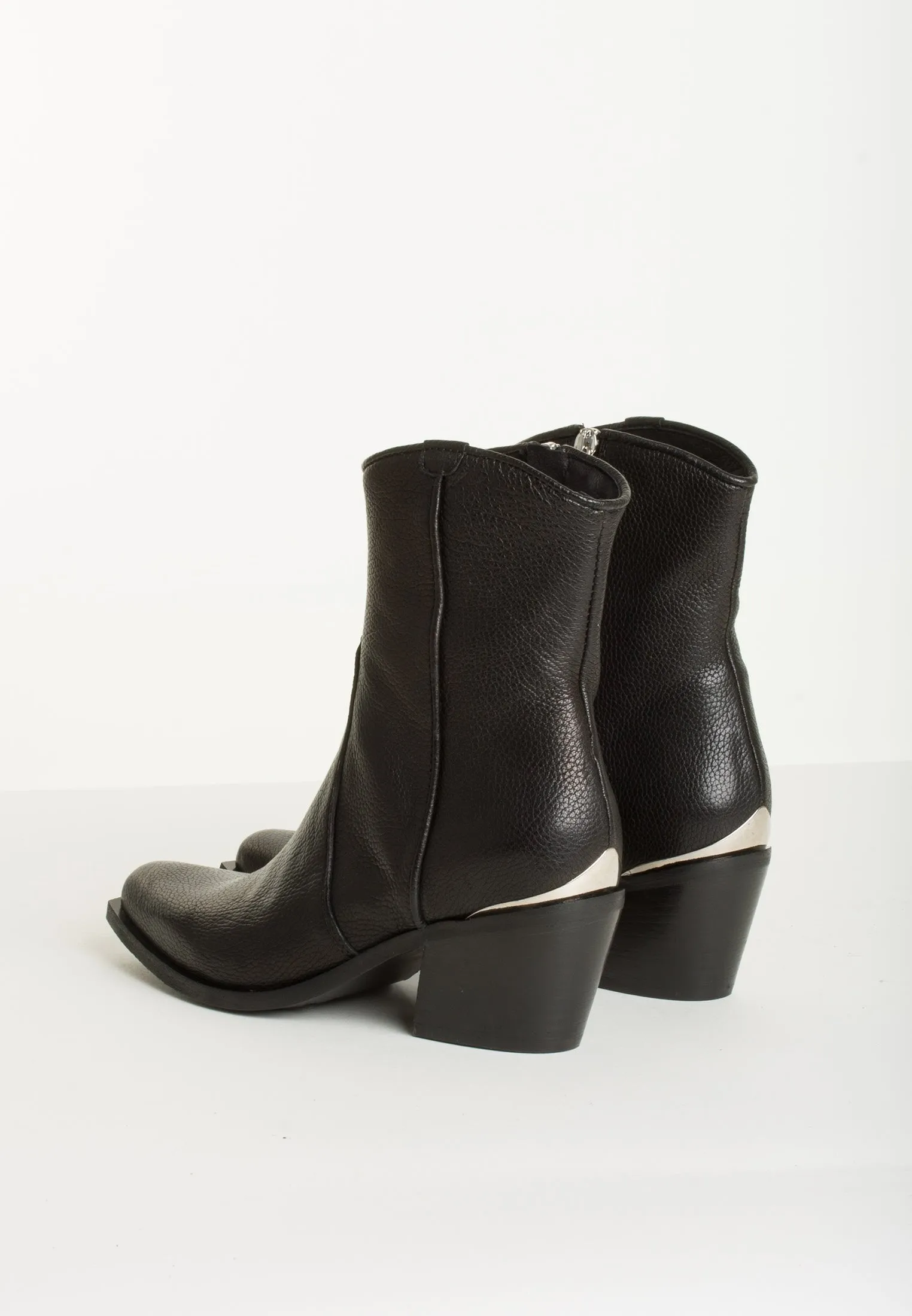 Tessa Buffalo Black